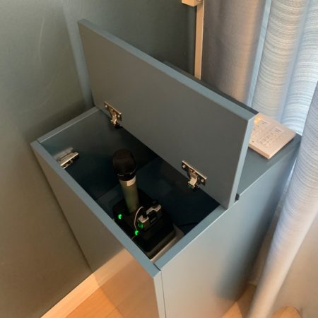 Presson Oy MicCabin - AV-kaluste custom viimeistely