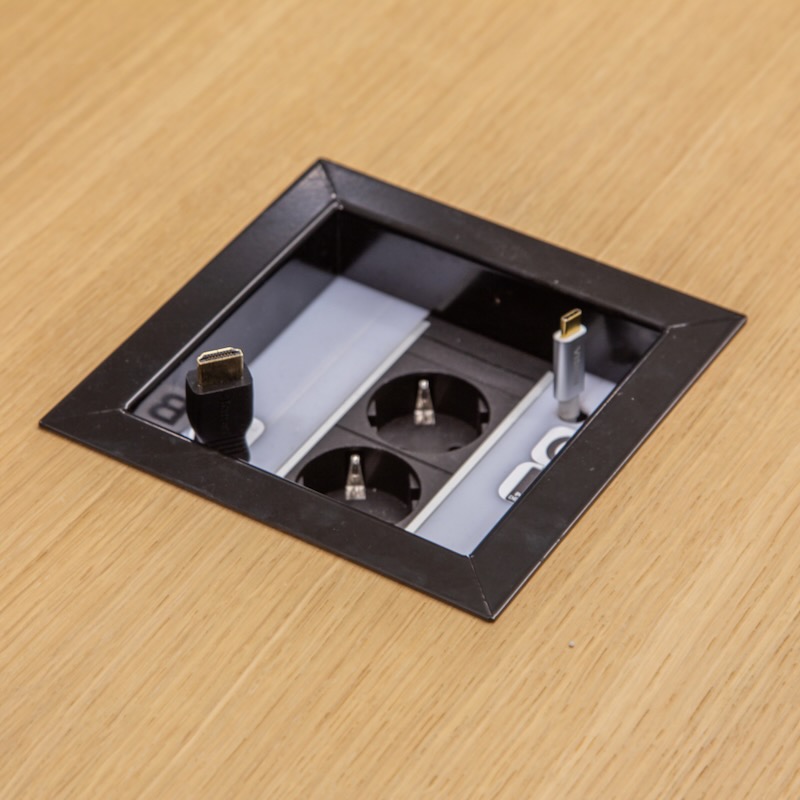 Presson Oy Micro S2 - Esityskaluste viimeistely musta tammiviilu pöytä