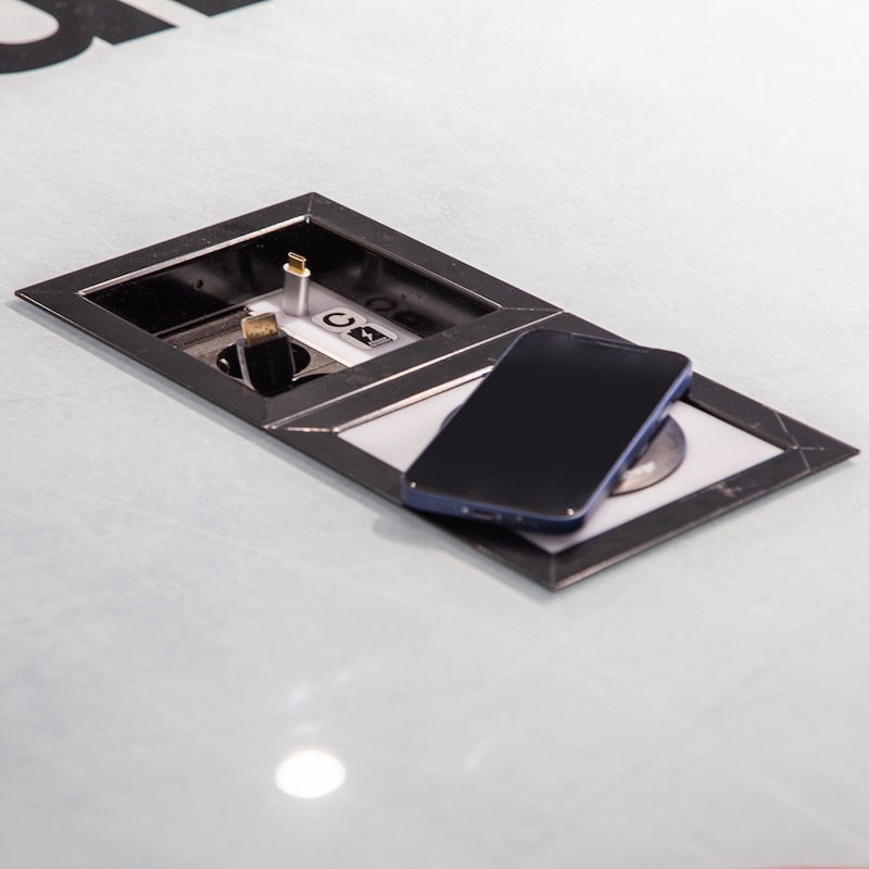 Presson Oy Micro S2 - Esityskaluste viimeistely musta langaton lataus