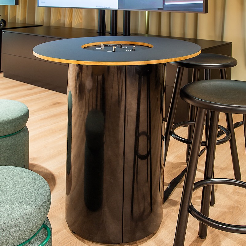 Presson Oy LoungeTable - Esityskaluste musta viimeistely