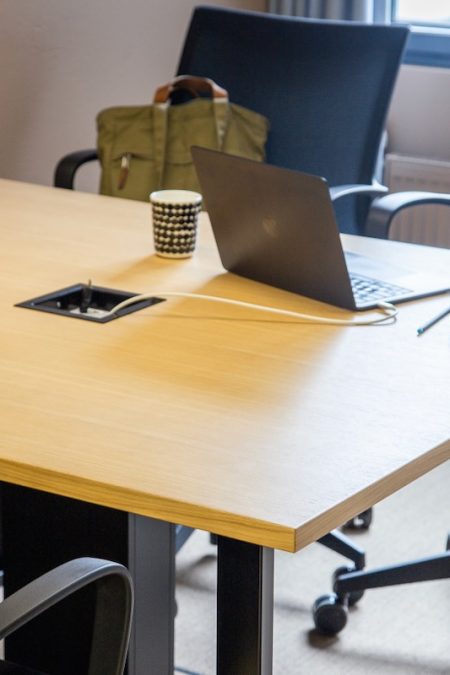 Presson Oy Micro S2 - Esityskaluste viimeistely musta