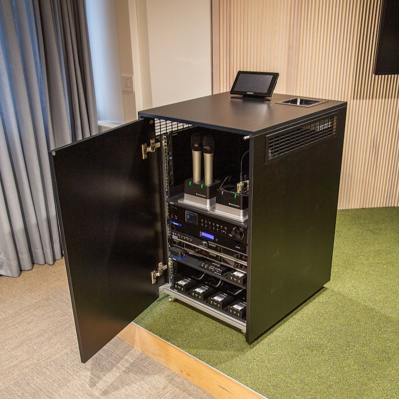 Presson Oy Presentation AV-Rack - AV-kaluste viimeistely musta