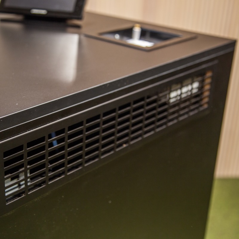 Presson Oy Presentation AV-Rack - AV-kaluste viimeistely musta